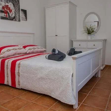 Apartmani Fila Vrsi Exterior photo